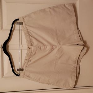 Eddie Bauer shorts in khaki/sand size 20